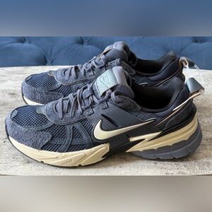 Nike V2K Thunder Run Shoe Blue Reflective Unisex Women 11 Men 9.5 FN6703-400 NEW